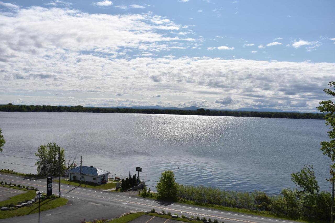 Hotel La Cache Du Lac Champlain Venise-en-Québec Exterior foto